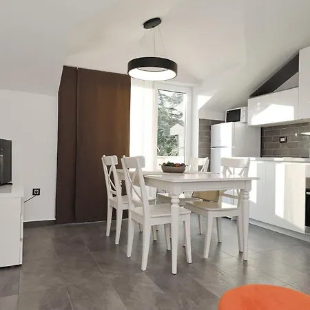 Villa Adrian *